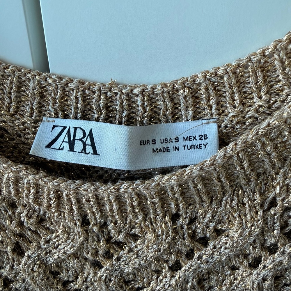 ✨ Zara Gold Knit Sweater vest ✨ - Picture 2 of 3